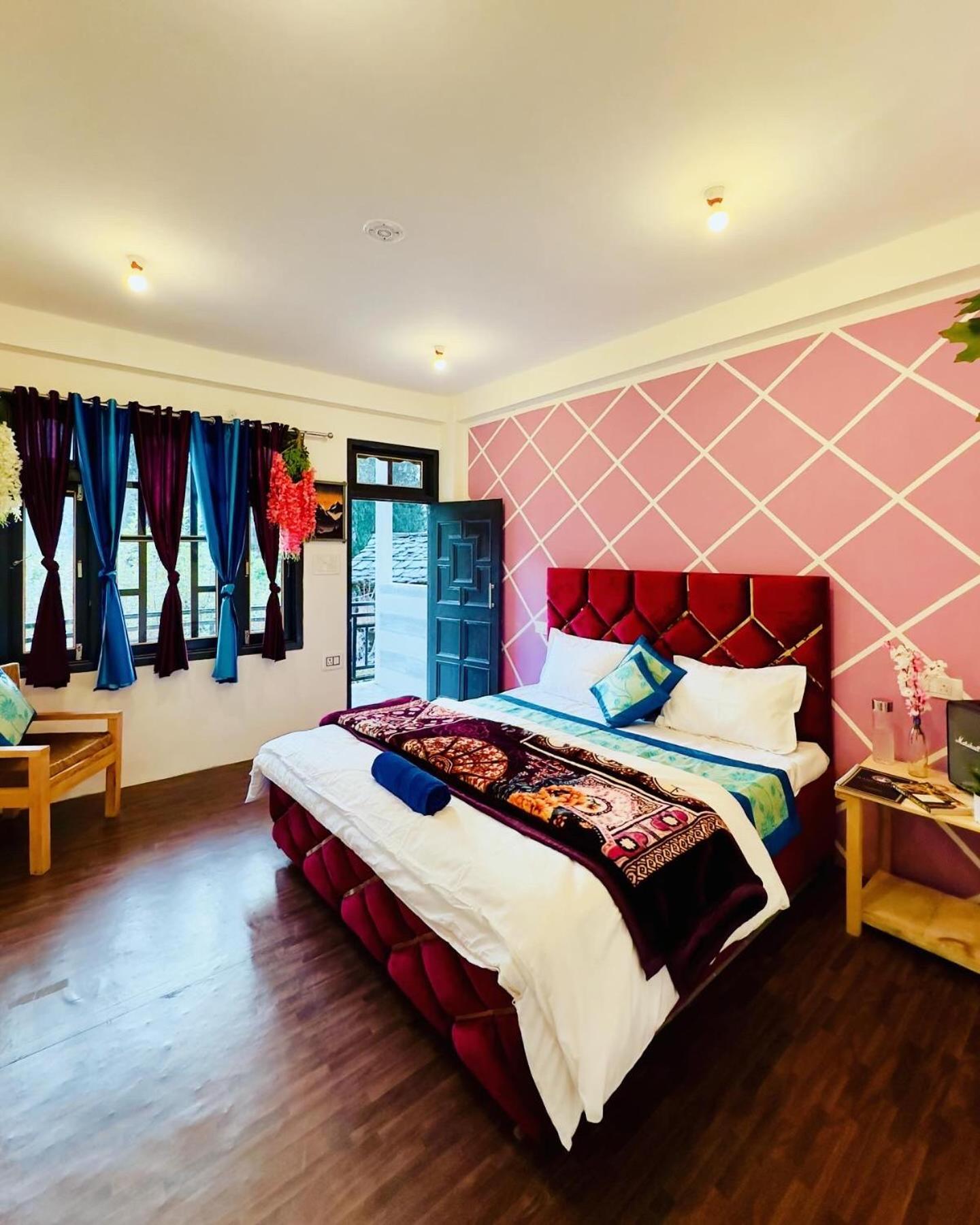 Rare House Hotel Kalgha Buitenkant foto