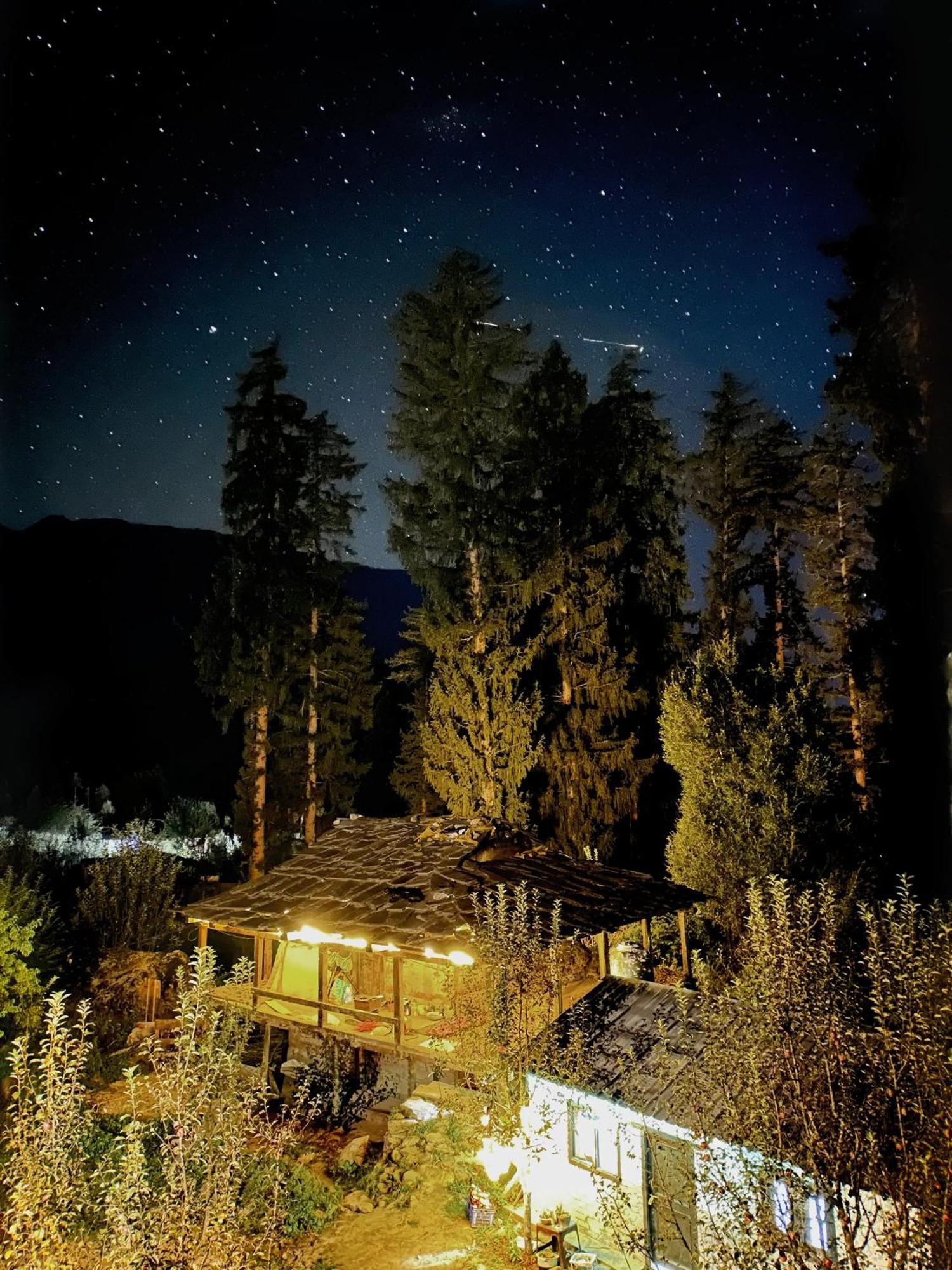 Rare House Hotel Kalgha Buitenkant foto
